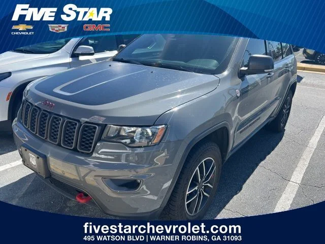 Used 2019 Gray Jeep Trailhawk image 1
