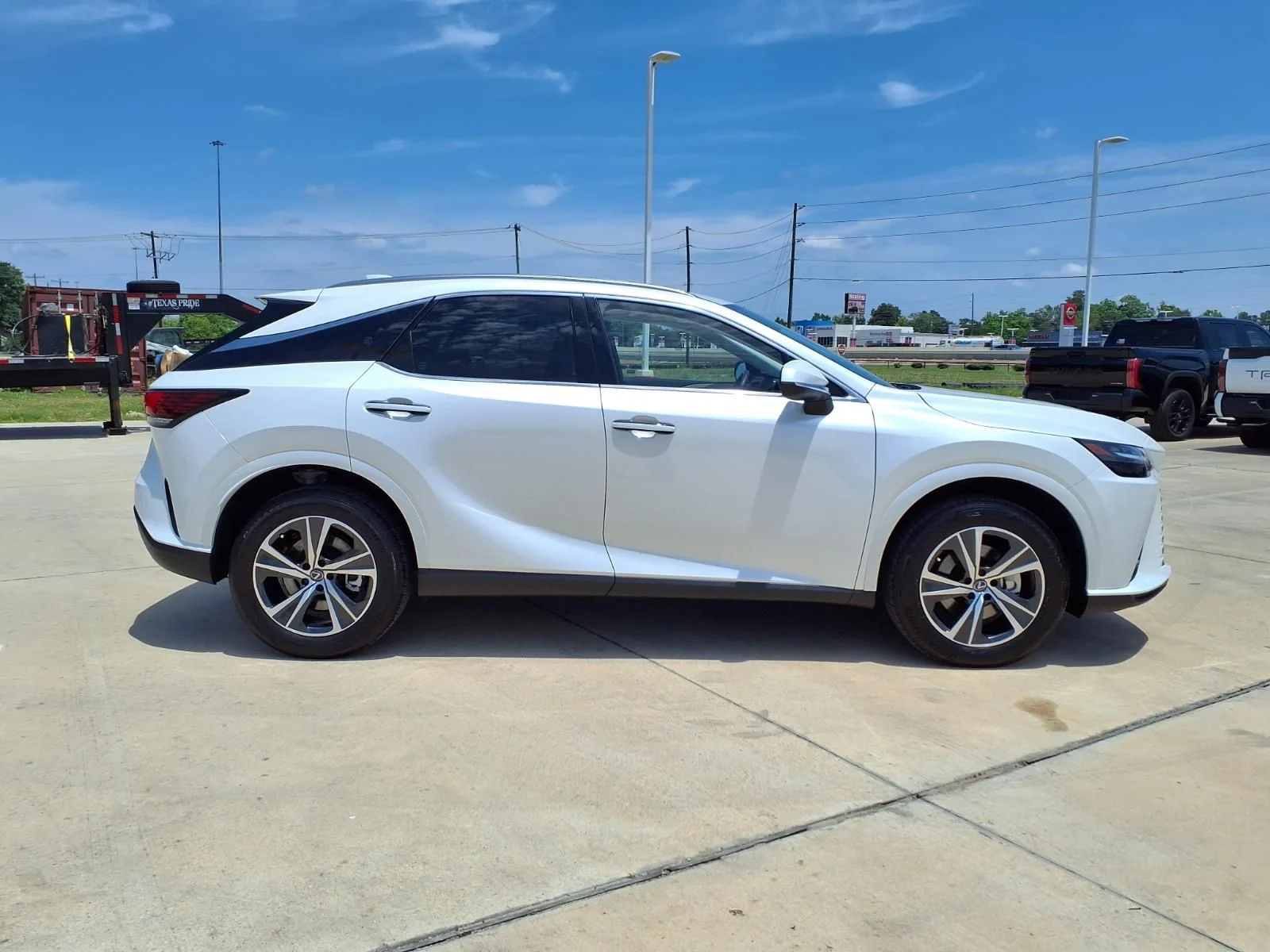 Used 2024 White Lexus 350 Premium image 5