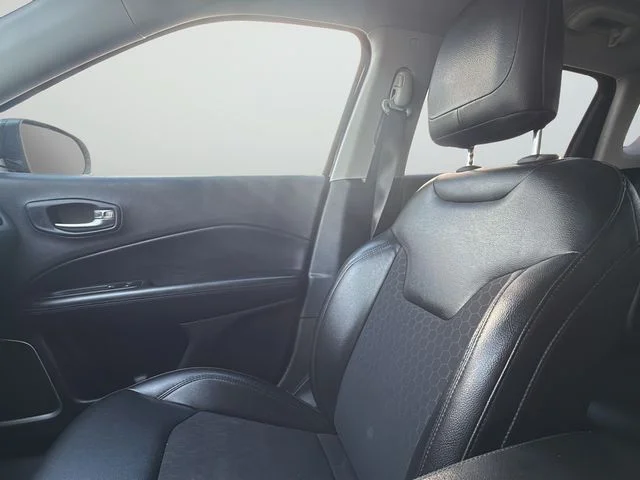 Used 2018 Black Jeep Latitude image 34