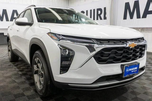 New 2026 Summit White Chevrolet LT image 4
