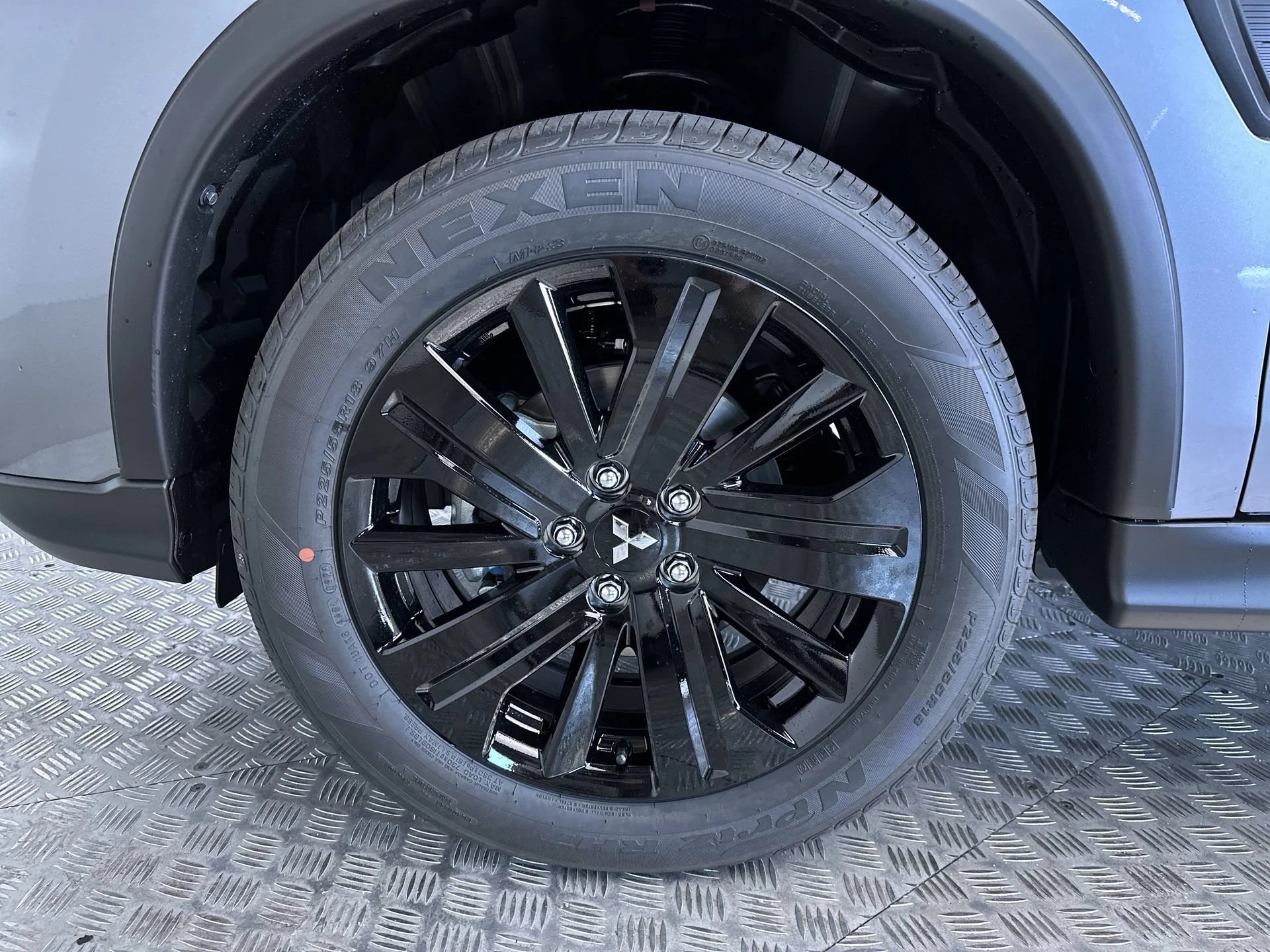 New 2026 Mercury Gray Metallic Mitsubishi LE image 25