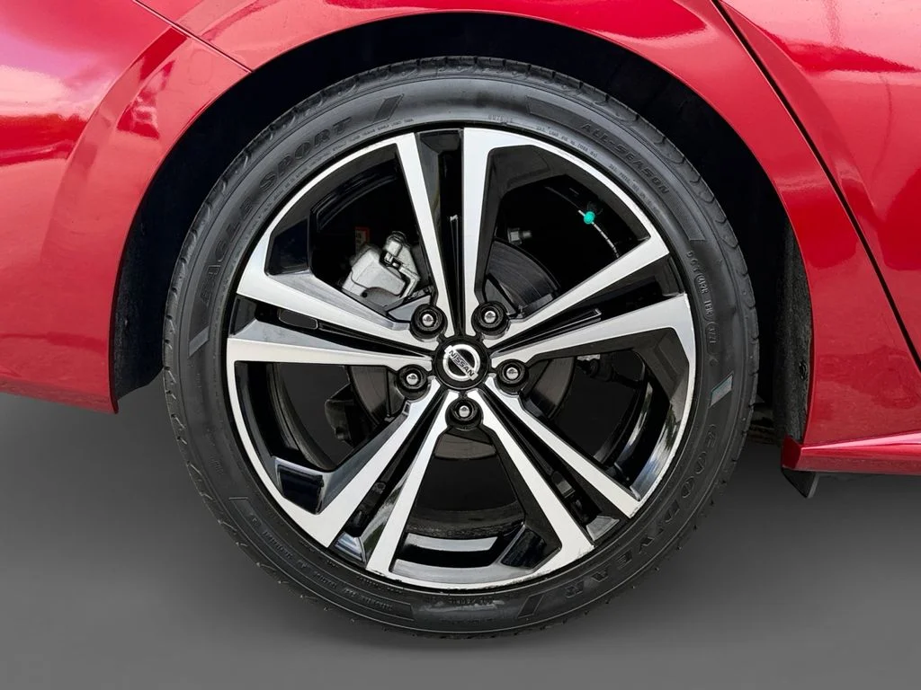 Used 2022 Red Nissan SR image 10