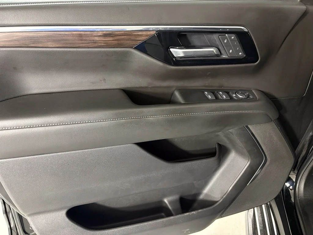 Used 2025 Black Chevrolet LT image 13
