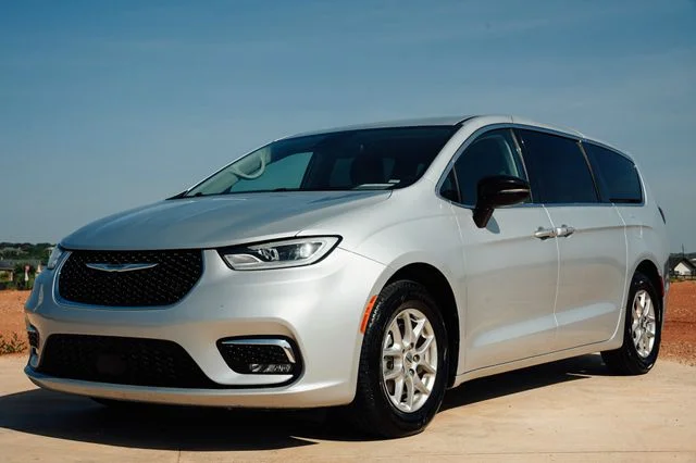 Pre-Owned 2024 Chrysler Pacifica Touring L