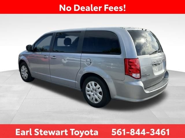 Used 2018 Silver Dodge SE image 4