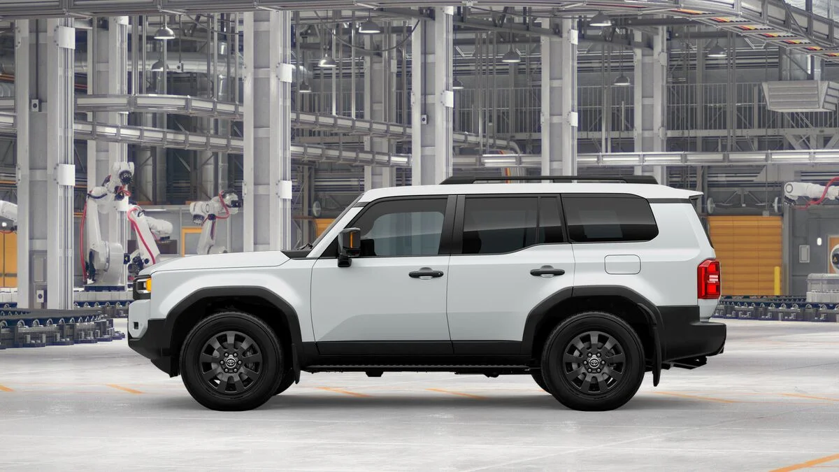 New 2027 Wind Chill Pearl Toyota Base image 4
