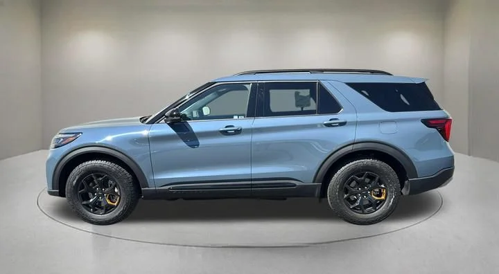 New 2026 Vapor Blue Metallic Ford Tremor® image 3
