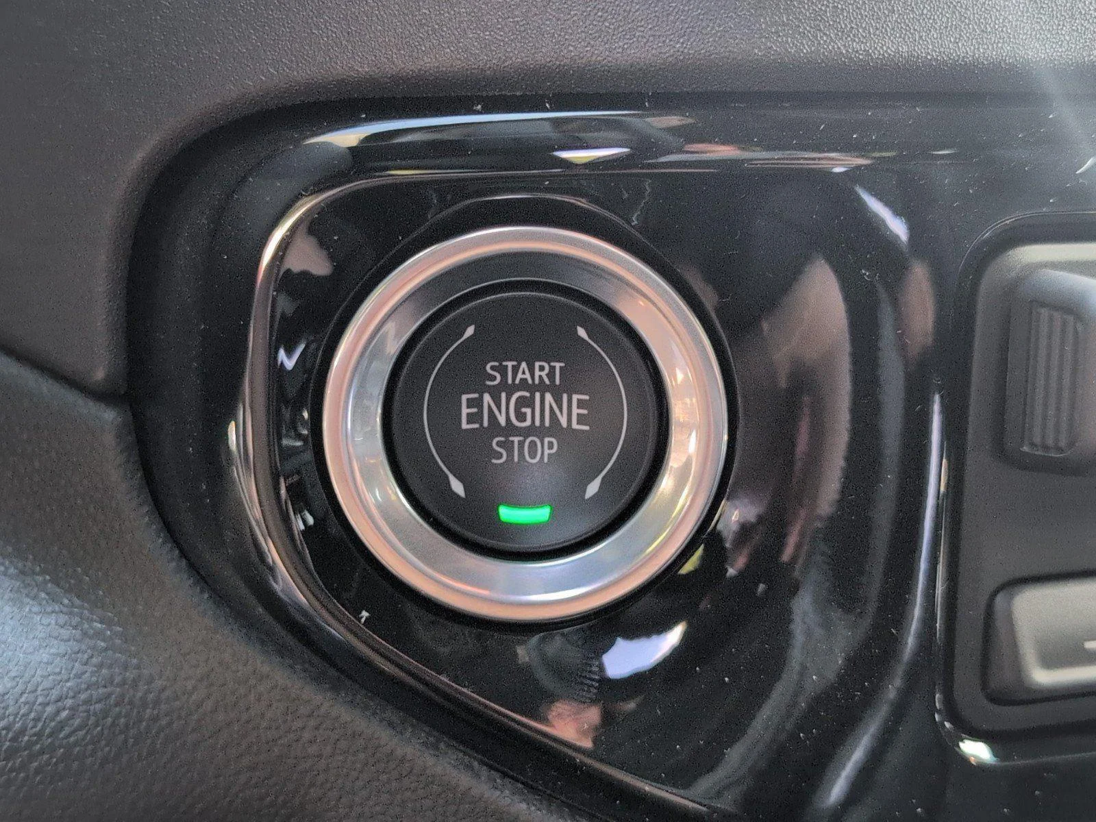 New 2026 Summit White GMC Elevation image 24