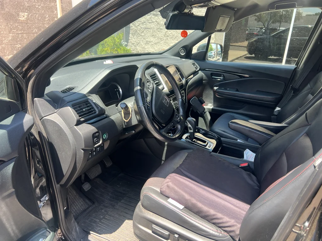 Used 2018 Crystal Black Pearl Honda Black Edition image 5