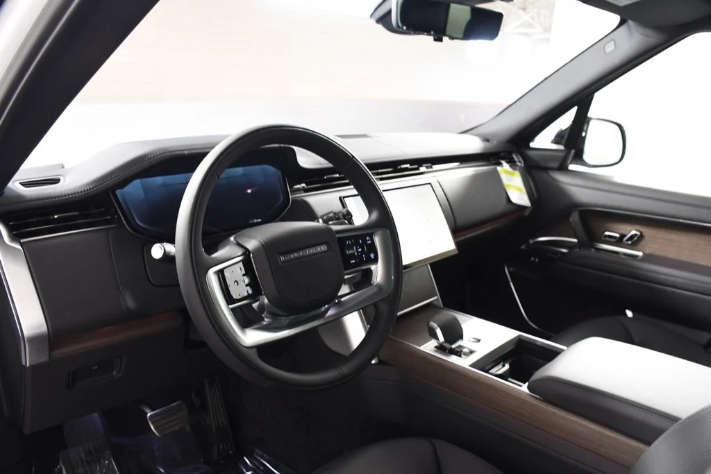 New 2026 Fuji White Land Rover SE image 12