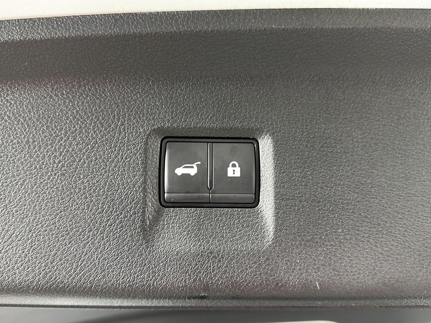Used 2026 Radiant White INFINITI LUXE image 34