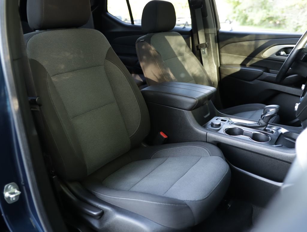 Used 2023 Northsky Blue Metallic Chevrolet LT Cloth image 31