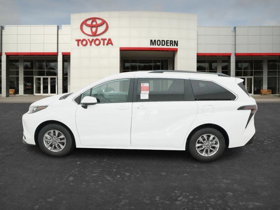 New 2026 Ice Cap Toyota LE image 18