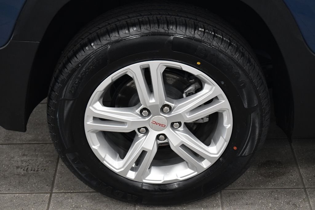Used 2024 Downpour Metallic GMC SLE image 12