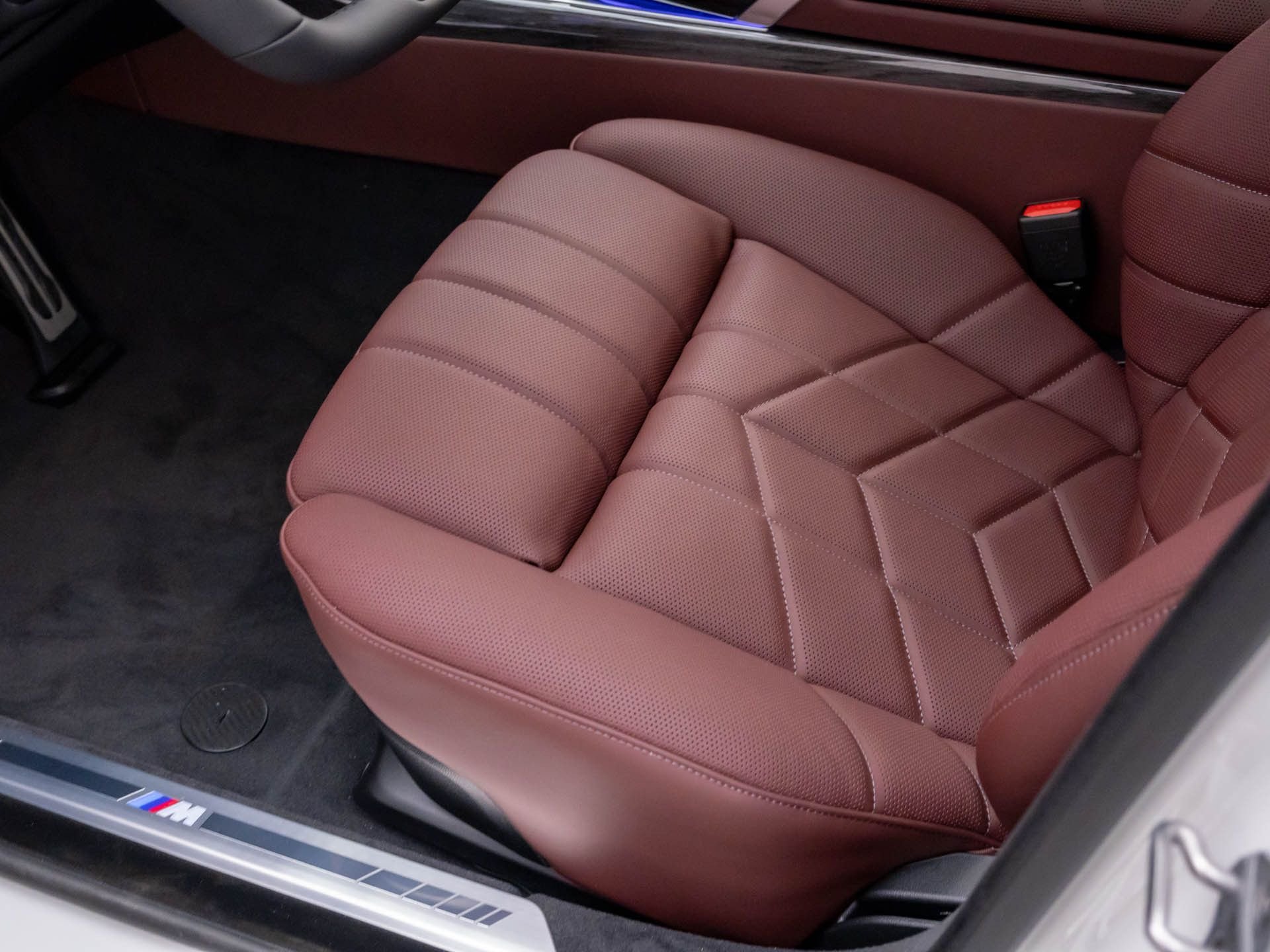 New 2026 Alpine White BMW 760i xDrive image 14