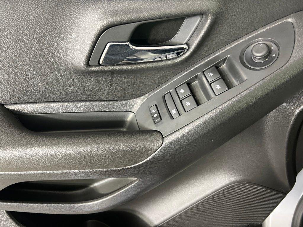 Used 2019 Silver Ice Metallic Chevrolet LT image 15