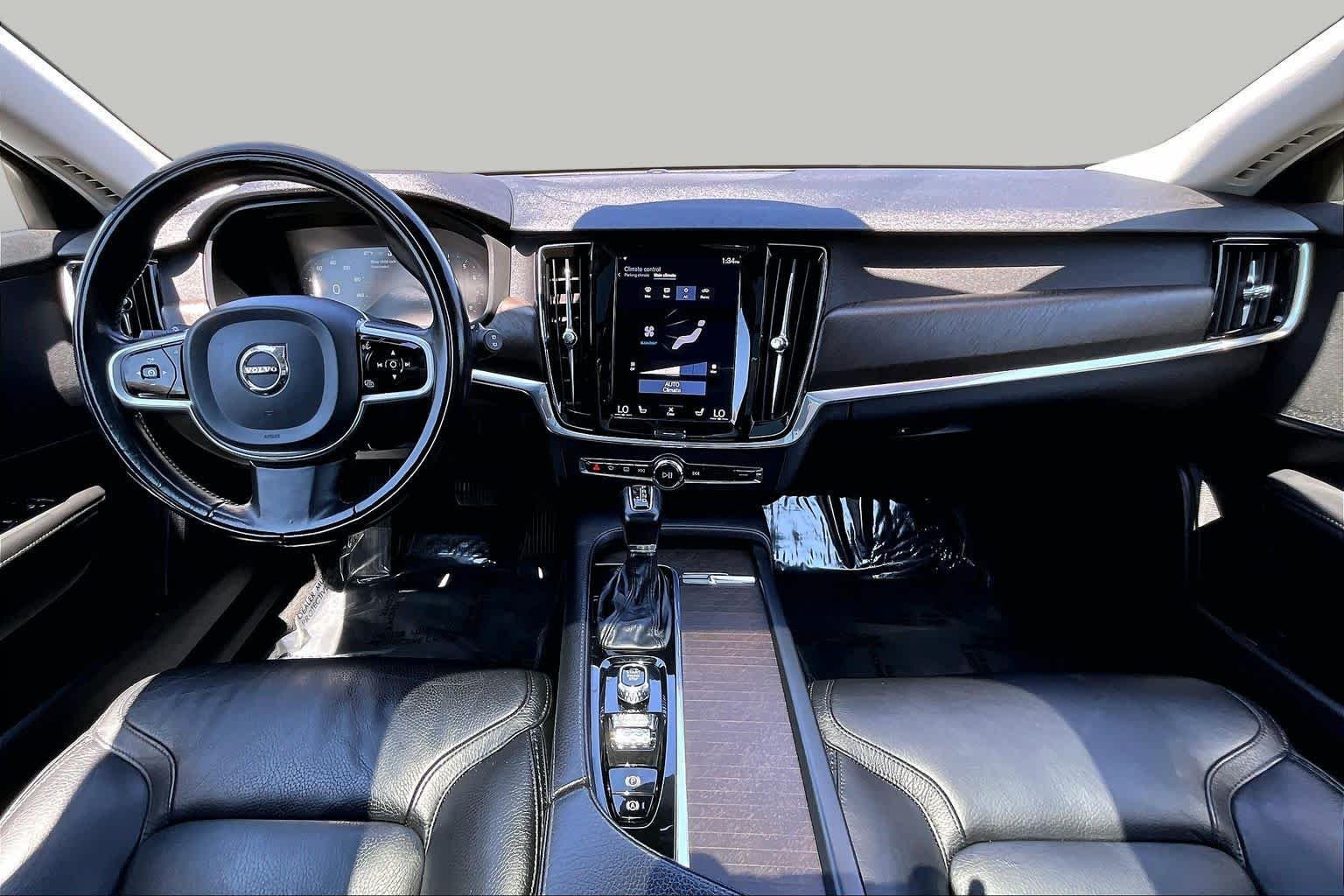 Used 2020 Crystal White Pearl Metallic Volvo  image 16