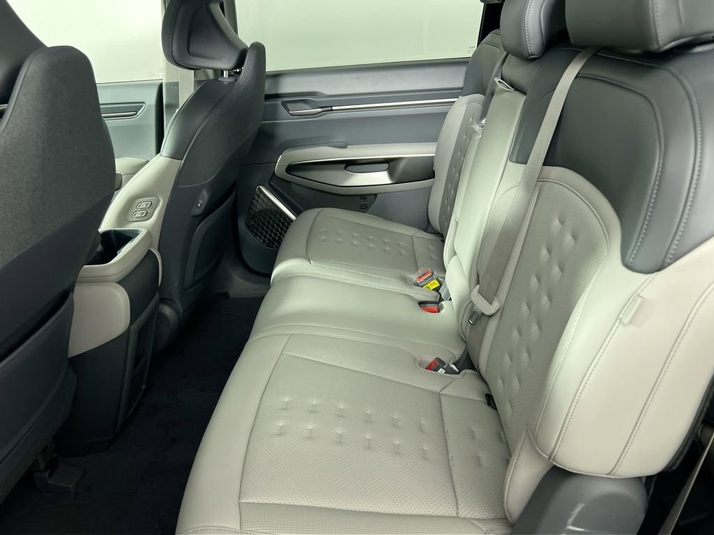 New 2026 Ebony Black Kia Wind AWD image 29