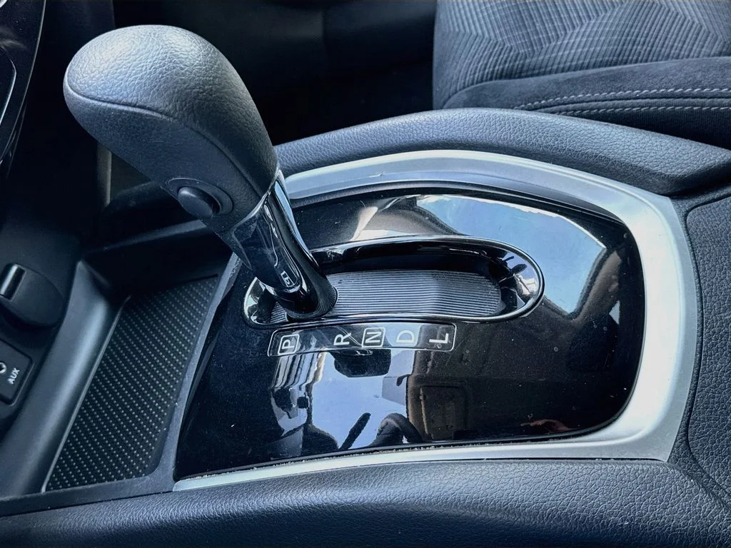 Used 2014 Silver Nissan SV image 20