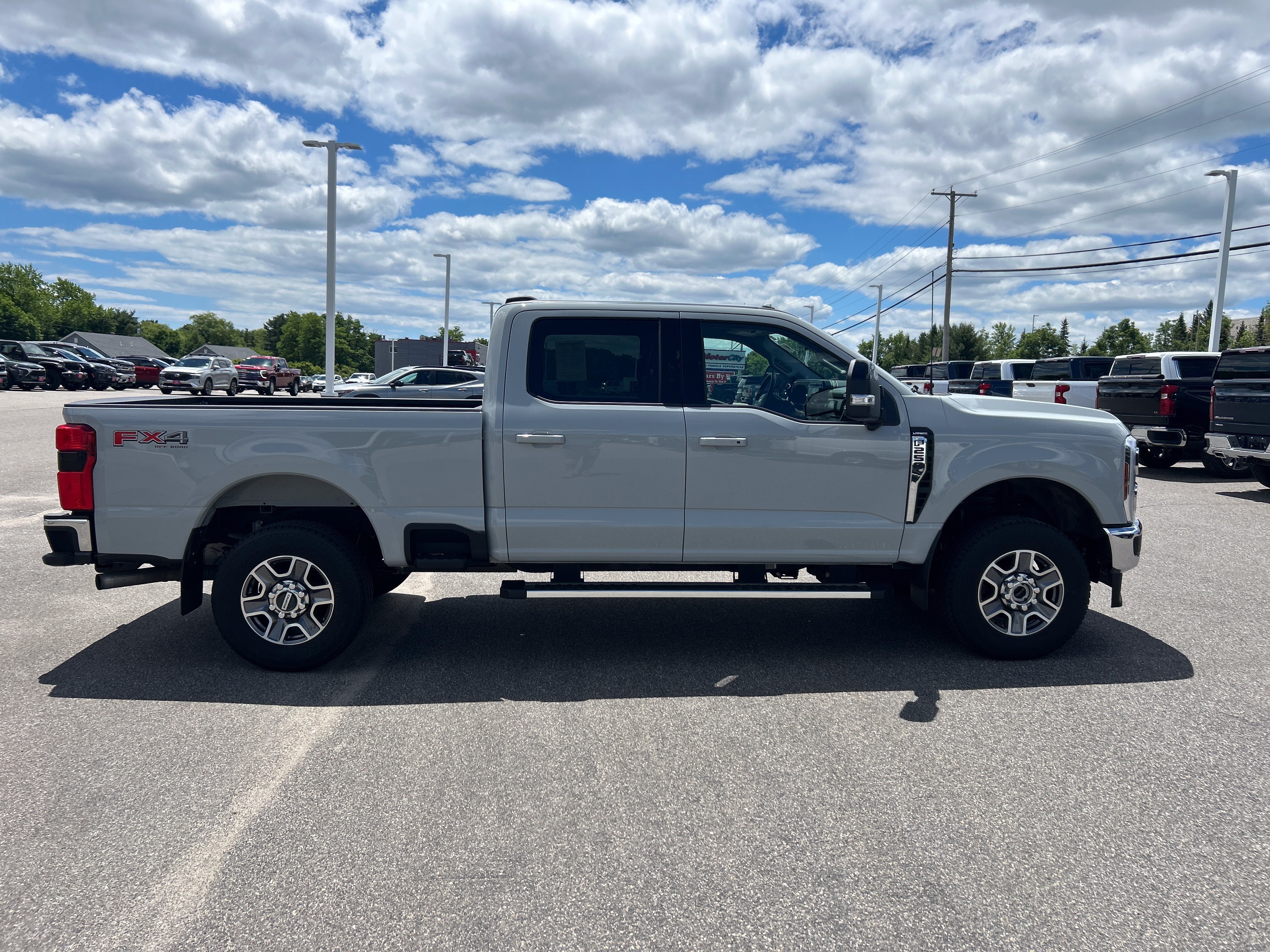 Used 2025 Avalanche Ford LARIAT image 7