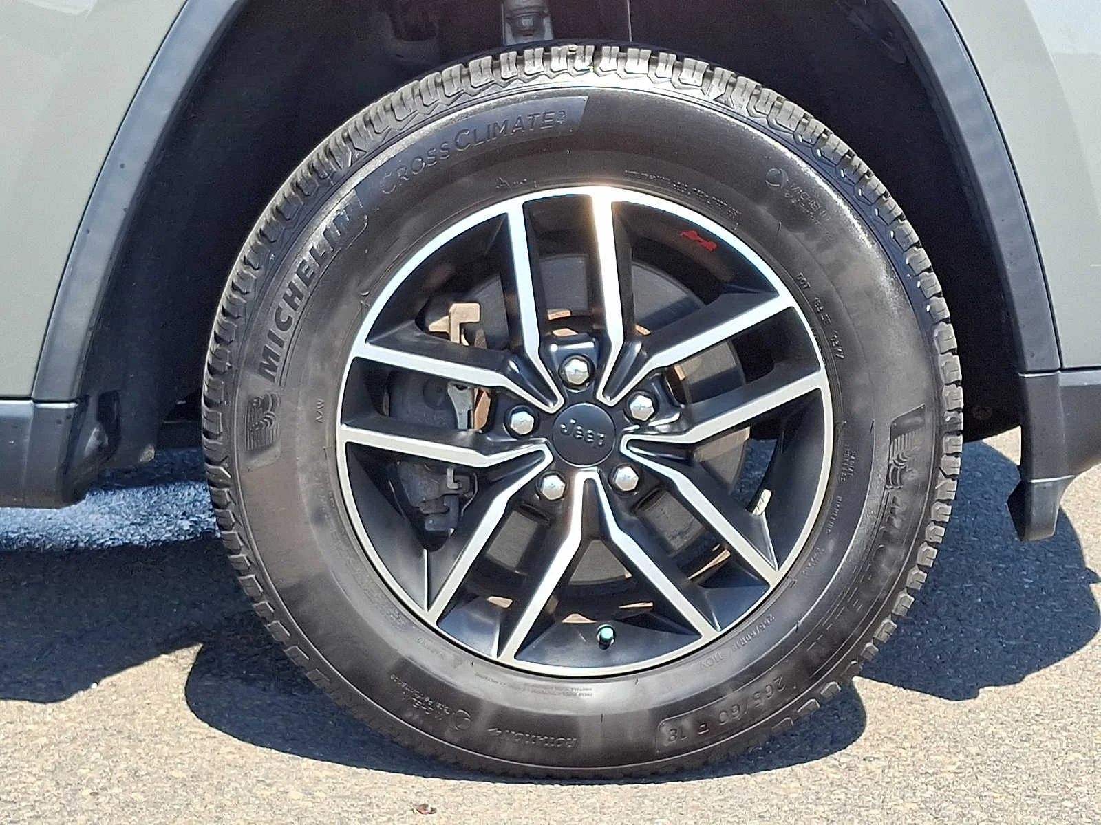 Used 2021 Sting Gray Clearcoat Jeep Trailhawk image 8