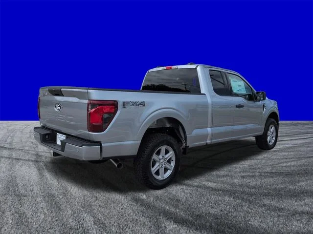 New 2026 Iconic Silver Metallic Ford XLT image 4