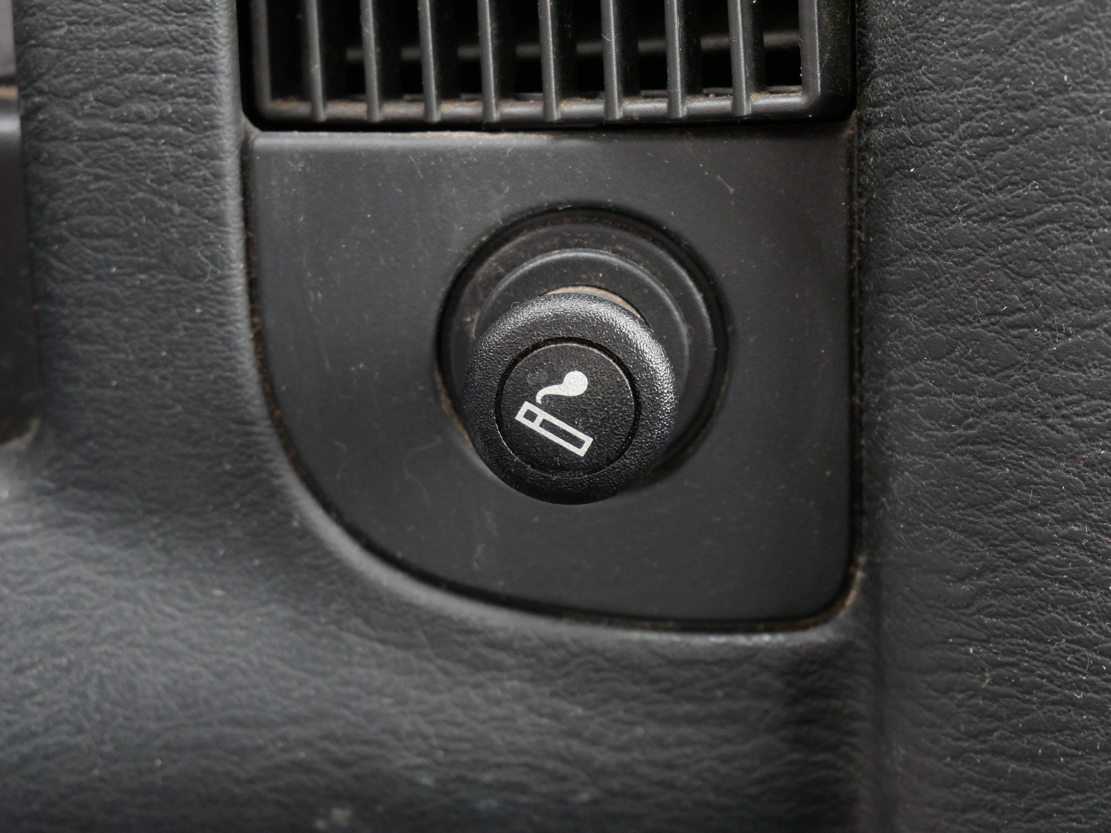 Used 2005 Blue Dodge  image 17