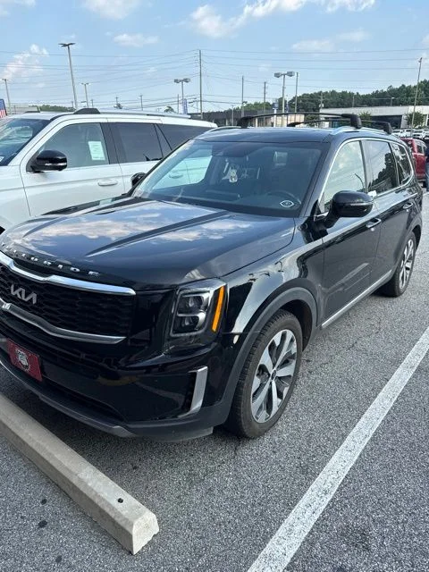 Certified Used 2022 Black Kia EX image 3
