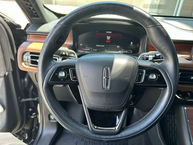 Used 2023 Black Lincoln Reserve image 15