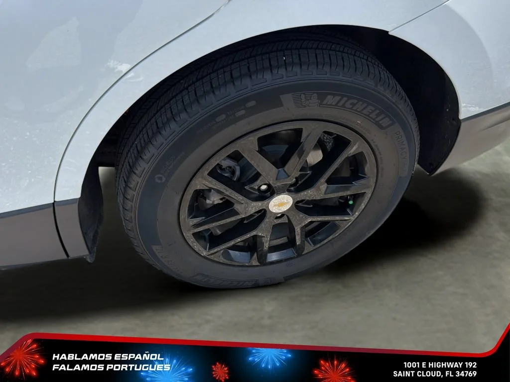 Used 2024 Summit White Chevrolet LT image 32