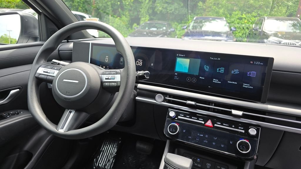 Used 2025 Atlas White Hyundai SEL image 11