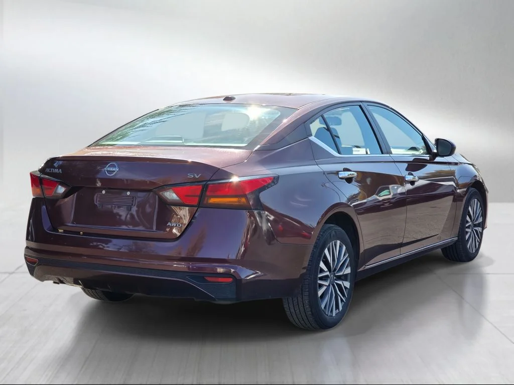 Used 2024 Garnet Pearl Metallic Nissan 2.5 SV image 5