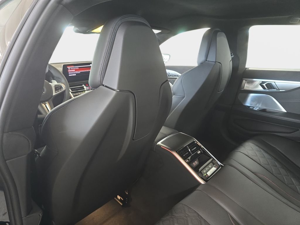2026 BMW 8 Series M850i - Photo 8