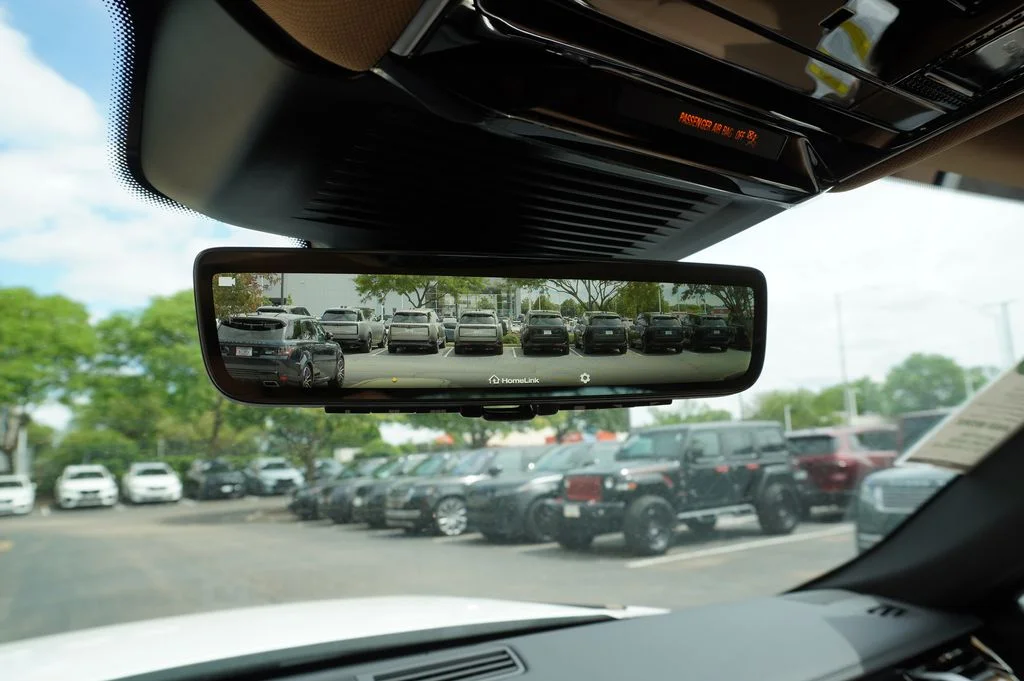 New 2026 Ostuni Pearl White Land Rover Dynamic SE image 20