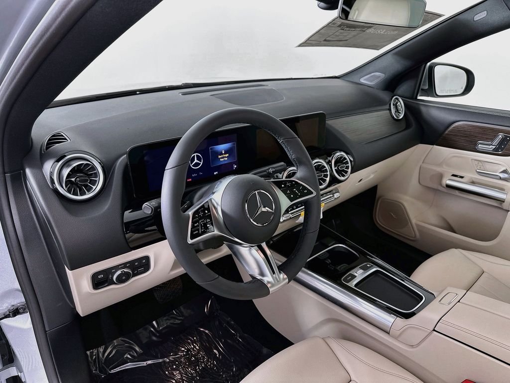 Used 2026 Silver Mercedes-Benz GLA 250 image 9