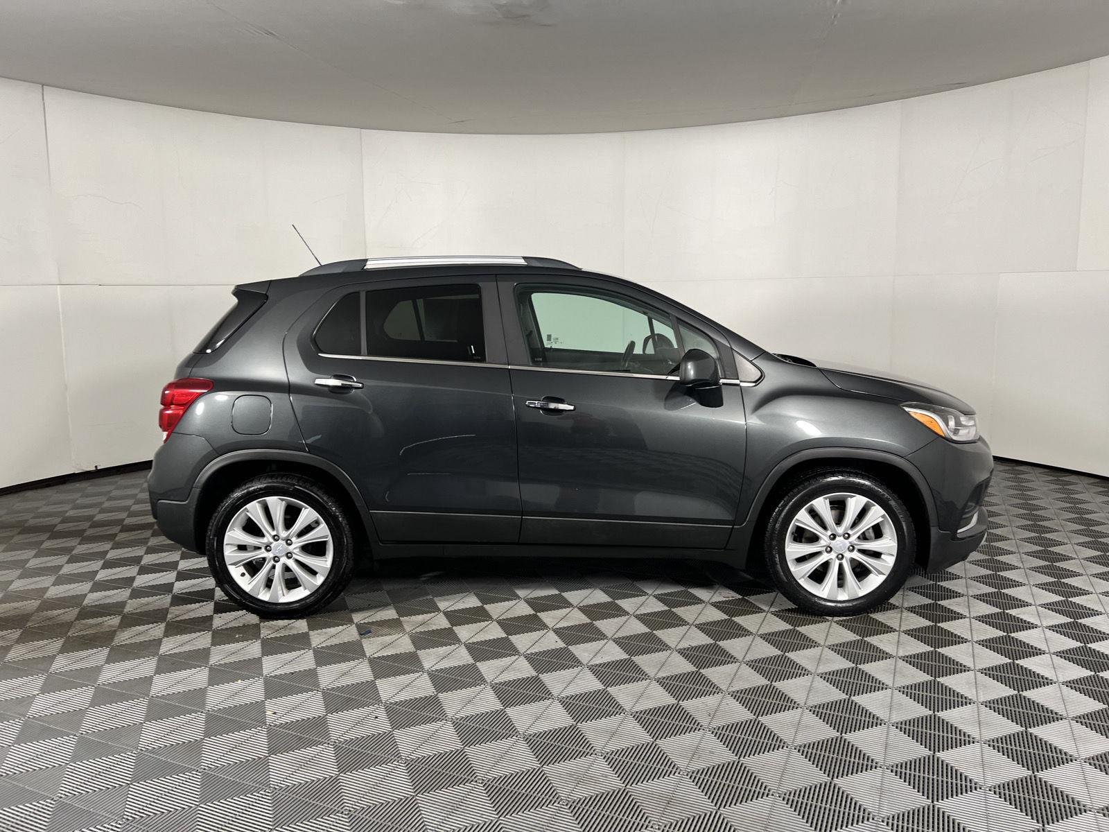 Used 2019 Nightfall Gray Metallic Chevrolet Premier image 47