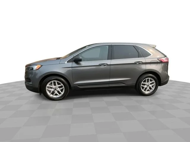 Used 2024 Gray Ford SEL image 6