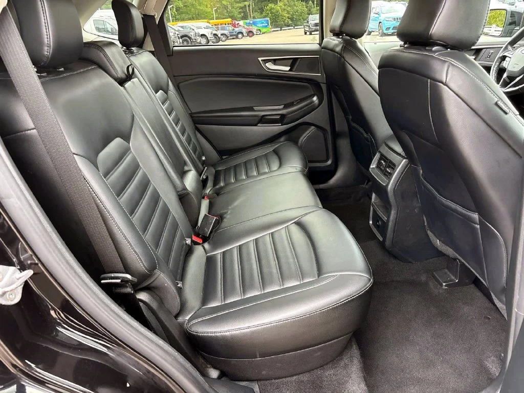 Used 2024 Black Ford SEL image 12