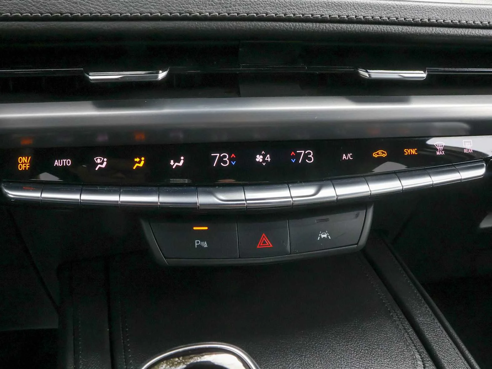 2024 Cadillac XT4 Premium Luxury - Photo 13