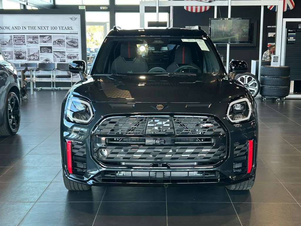 New 2026 Legend Grey Metallic MINI Iconic image 8