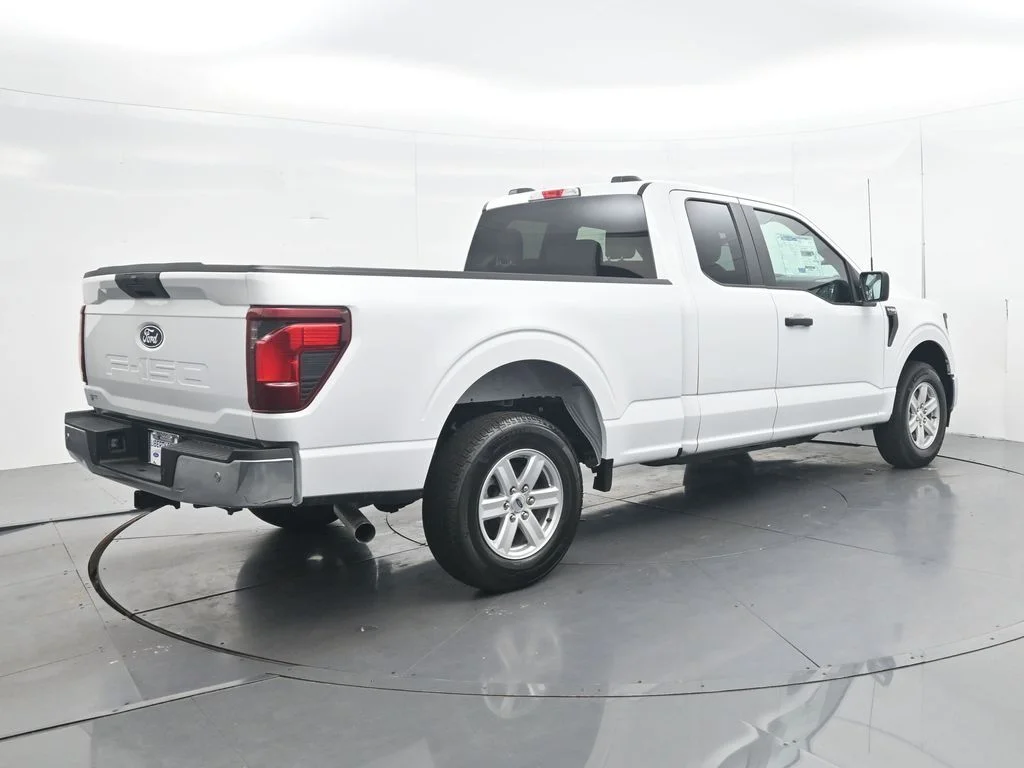New 2026 Oxford White Ford XL image 7