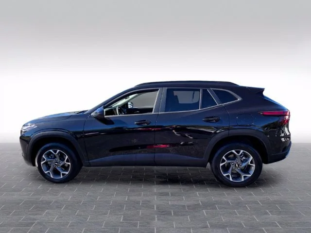 Used 2025 Mosaic Black Metallic Chevrolet LT image 4