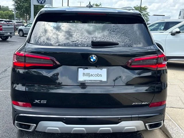 Used 2021 Jet Black BMW xDrive40i image 5