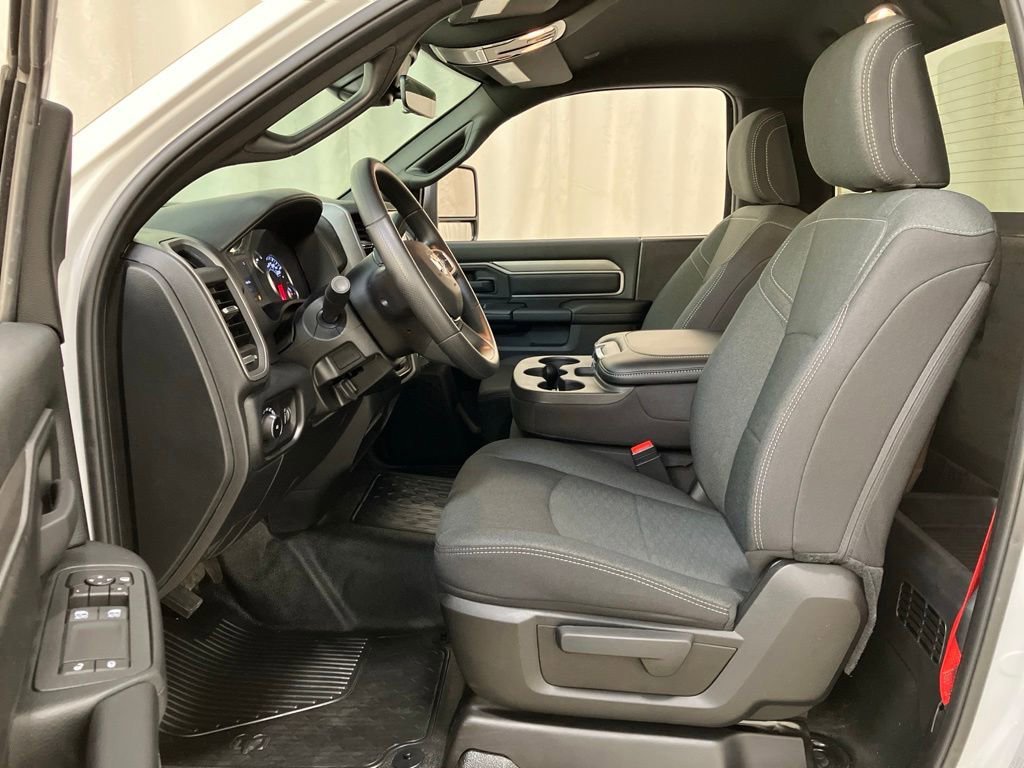 New 2026 Bright White Clear-Coat Exterior Paint RAM Tradesman image 10