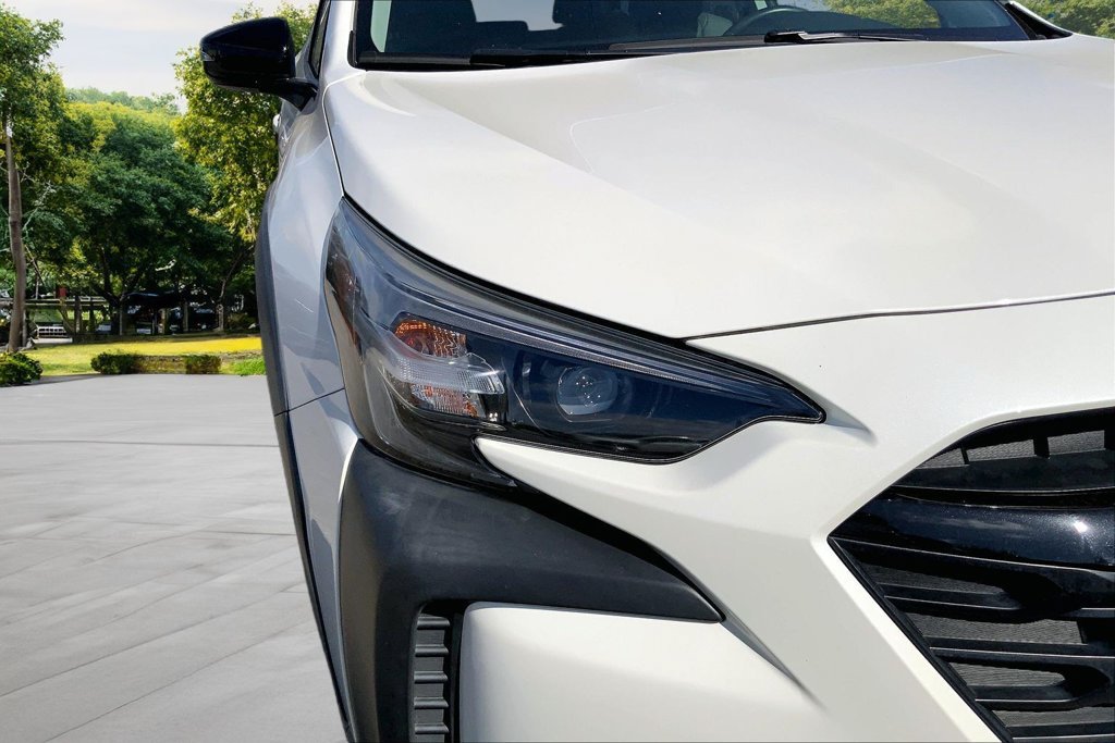 Used 2023 White Subaru Onyx Edition image 31