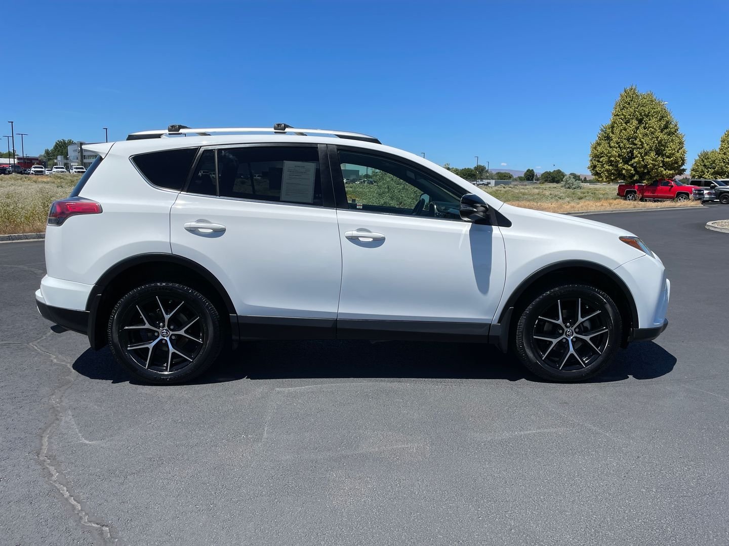 Used 2016 Toyota RAV4 SE with VIN JTMJFREV5GJ090147 for sale in Union Gap, WA