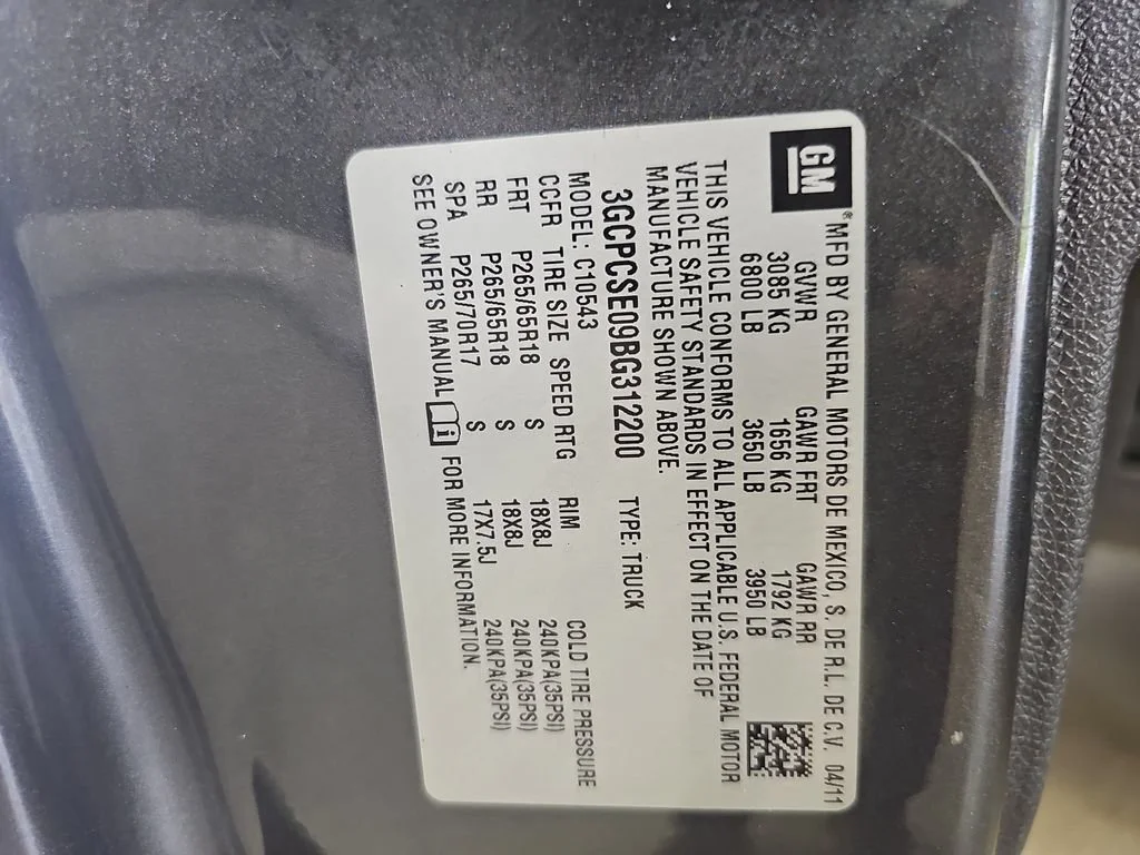Used 2011 TAUPE GRAY METALLIC Chevrolet LT image 39