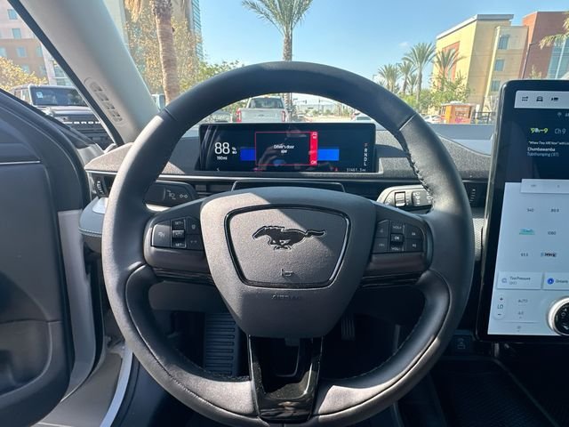 Certified Used 2023 Space White Metallic Ford Select image 11