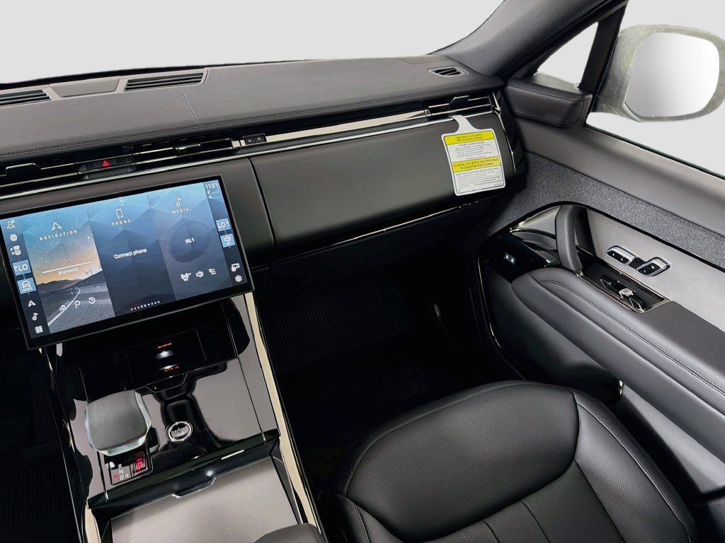 New 2027 Santorini Black Land Rover  SE P360 image 25