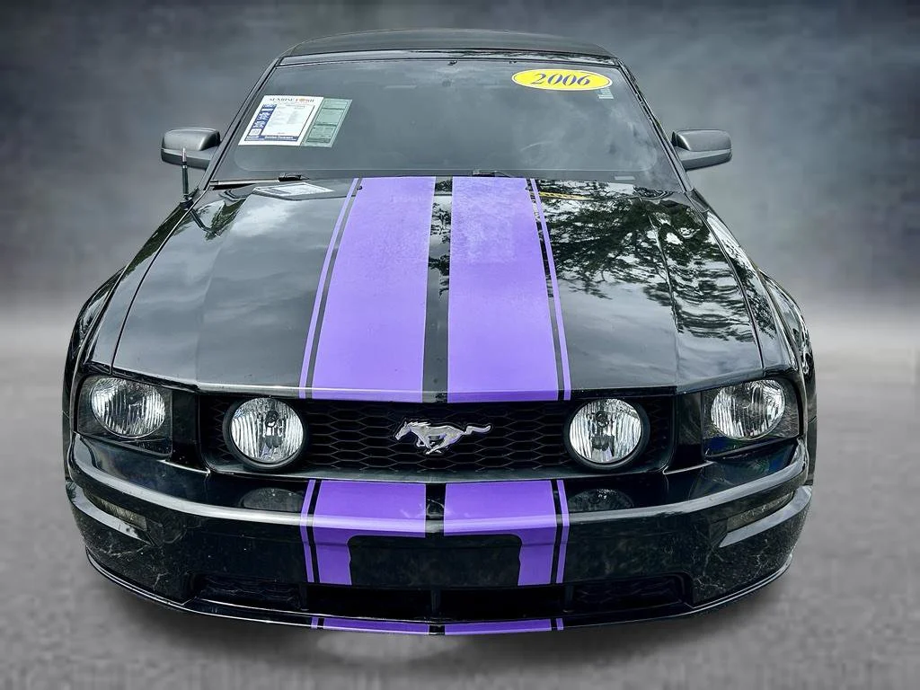 Used 2006 Black Clearcoat Ford  image 2